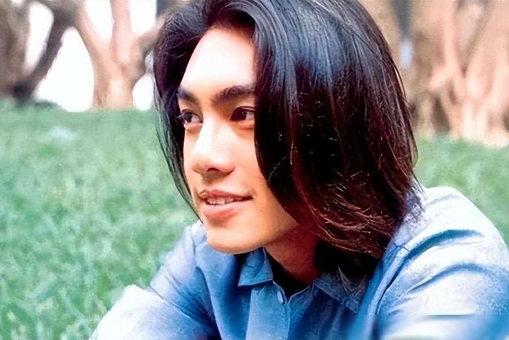 他情断李冰冰,同居佐藤麻衣,分手林熙蕾,最终情定小2岁真爱_朱孝天