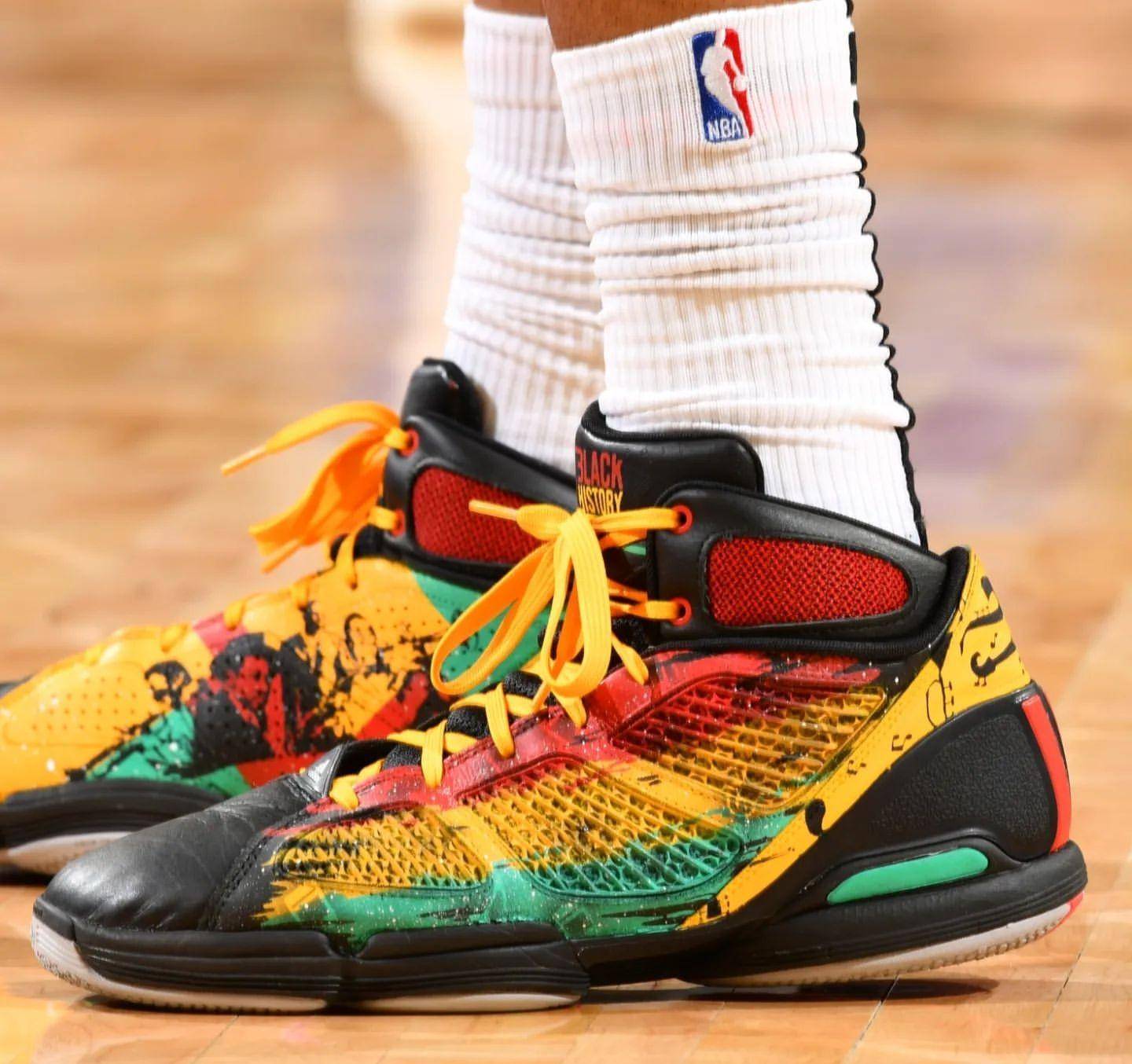 每日nba球星上脚球鞋24年2月9日_nike_adidas_洛杉矶