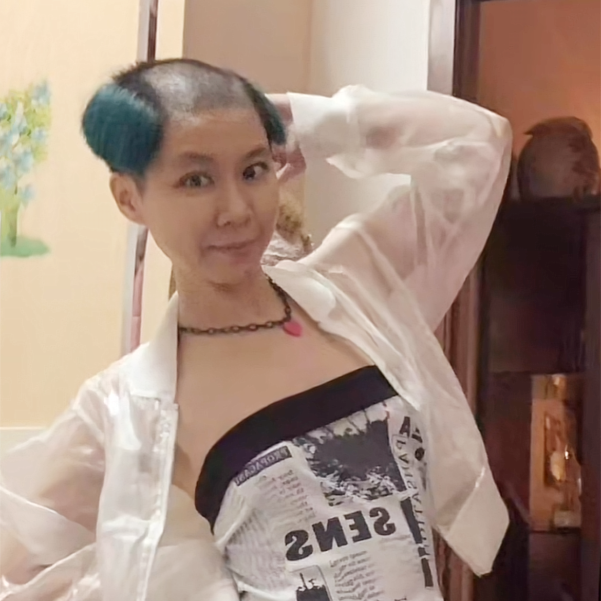 网红安琪儿海底捞就餐,餐具放隐私部位,曝更多大胆场面_网友_行为