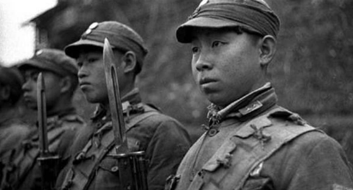 辽沈战役中连长俘虏一名小兵,后来小兵成军长,他成副