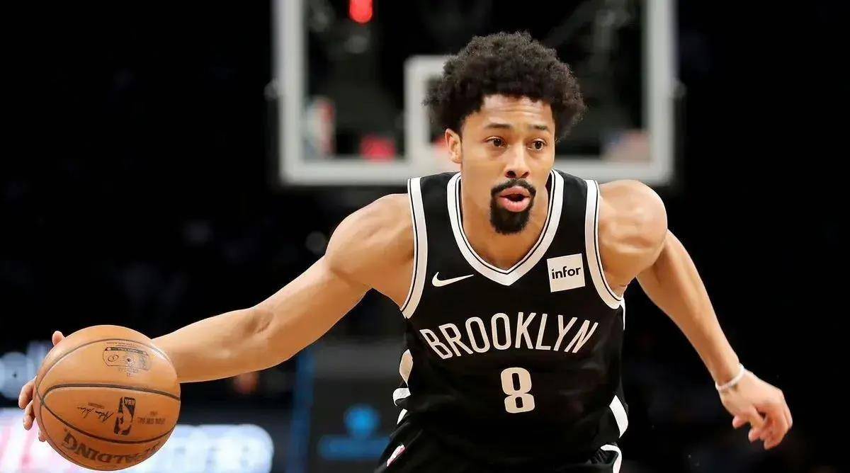 丁威迪高二就收到哈佛大学通知书,为科比,选8号和26号球衣!