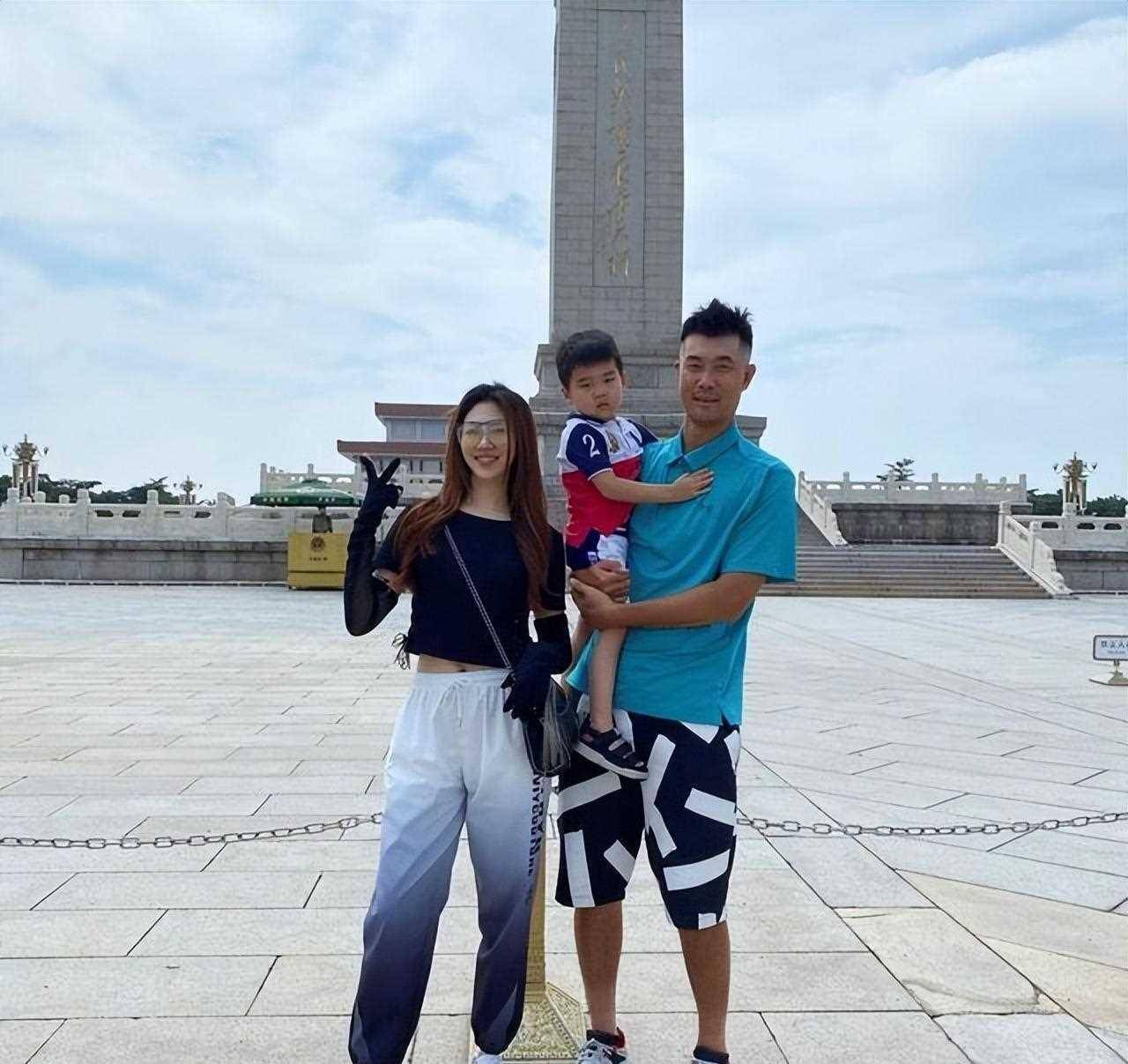 "关键先生"王仕鹏:娶海归娇妻生一子,如今和易建联一起做生意_篮球