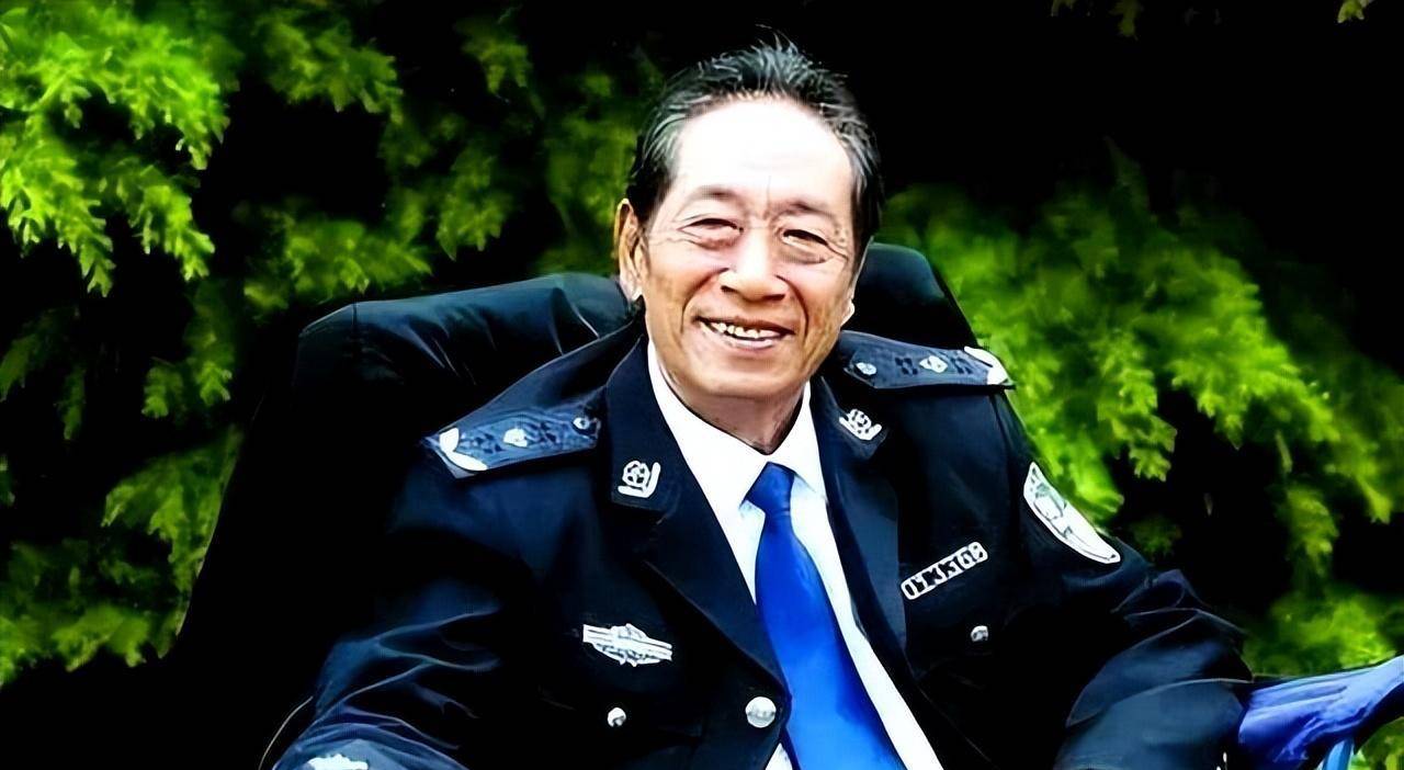 77岁王奎荣现状:白发老态,子女尚年幼,妻子仍风韵犹存_梦想_戏剧_挑战