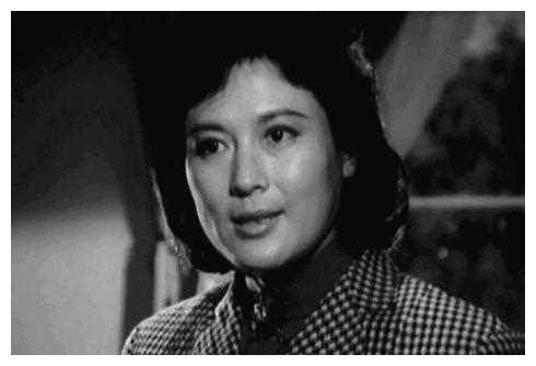 83岁演员梅向退休生活曝真相,令人心痛,伤痛终浮出