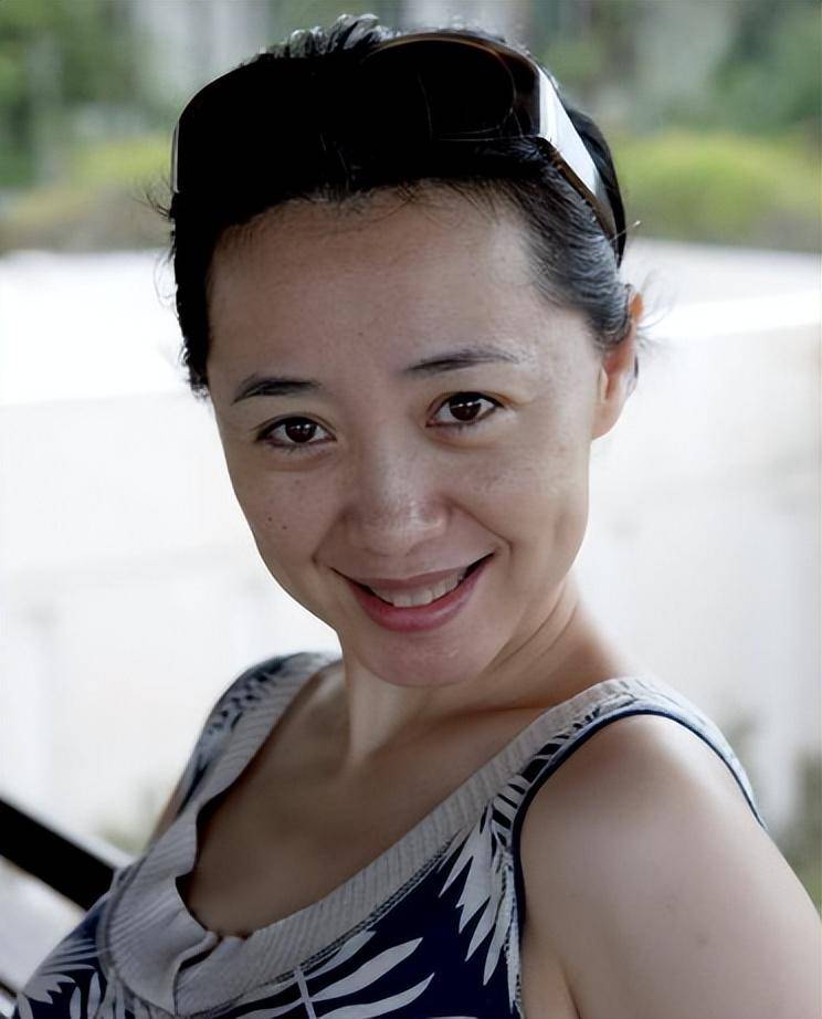 演员任程伟:花9元娶初恋黄蕾,成名后更爱她,携手27年无绯闻