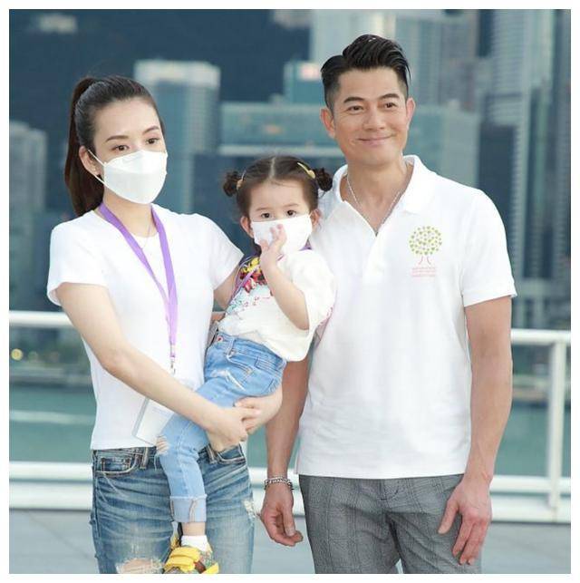 郭富城的两个女儿都非常漂亮,特别是大女儿,与妈妈方媛相似度极高