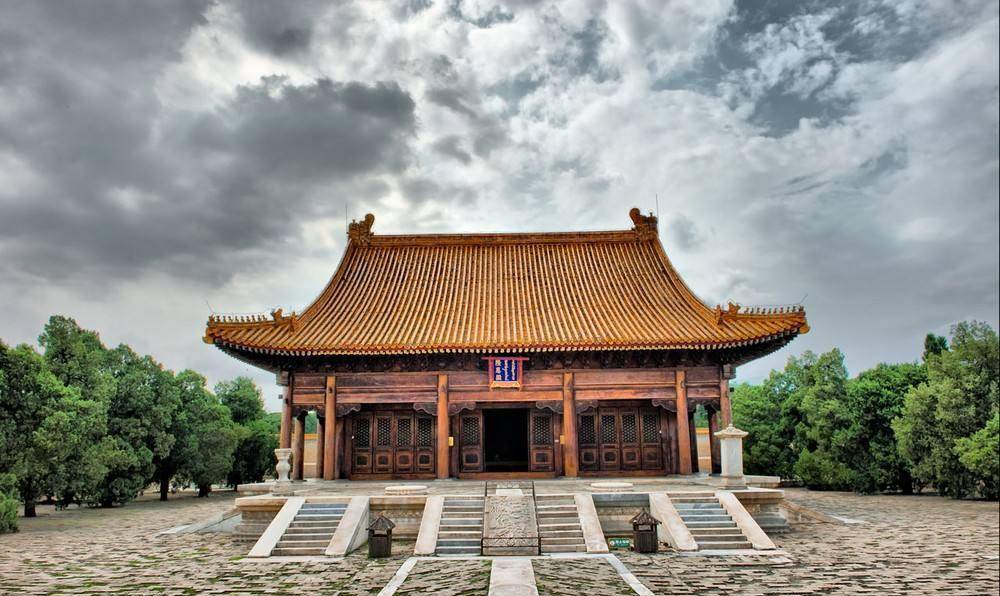 慕陵隆恩殿自1830年(道光十年)开始,道光开始派人到京畿附近和直隶