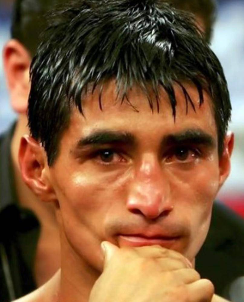 拳王莫拉雷斯:力量最大,技术最好的对手,并非帕奎奥,巴雷拉_琼斯_拳击