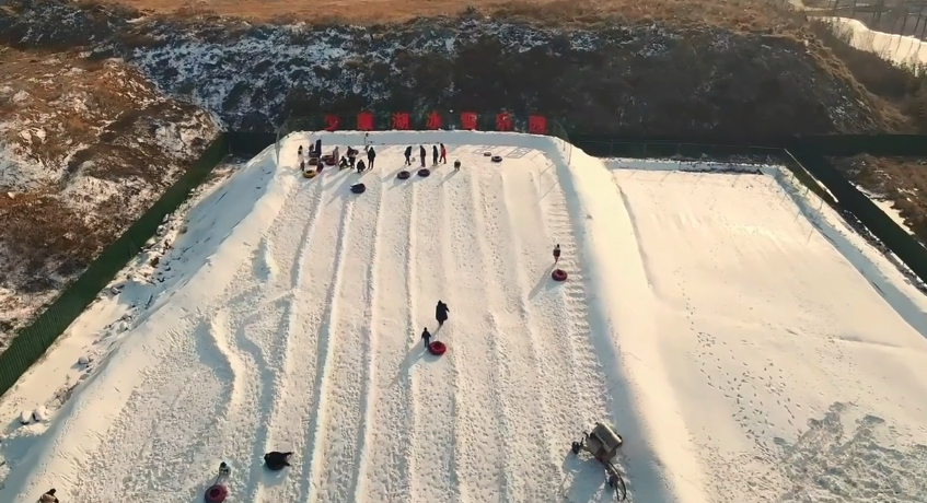 济宁最大的滑雪场图片