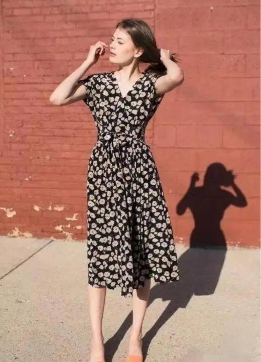 女生身高不足160,尽量别穿这3种长度的"裙子",看着显矮又拖沓_小腿