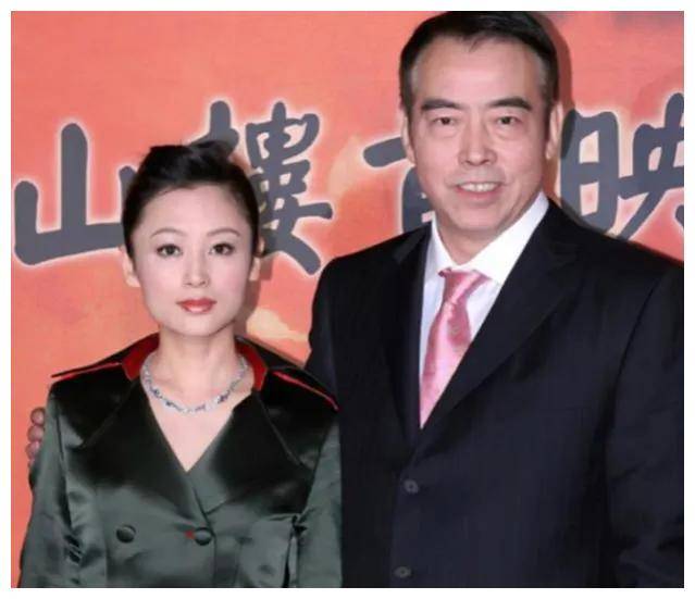 陈凯歌陈红夫妇回娘家,偶遇时不见陈飞宇身影!_陈雨昂