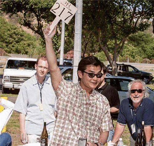 把自己的真名暴露出来,而是取了一个印尼华裔的名字——鲁迪·卡尼万