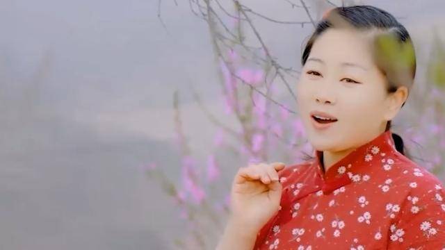 她为走红登上《星光大道》,花120万元却惨遭淘汰,如今