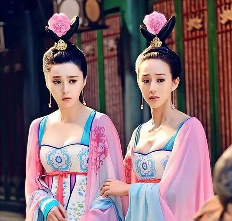 古装露胸,短裙露底裤,导演我求你别再侮辱观众了,简直太离谱!