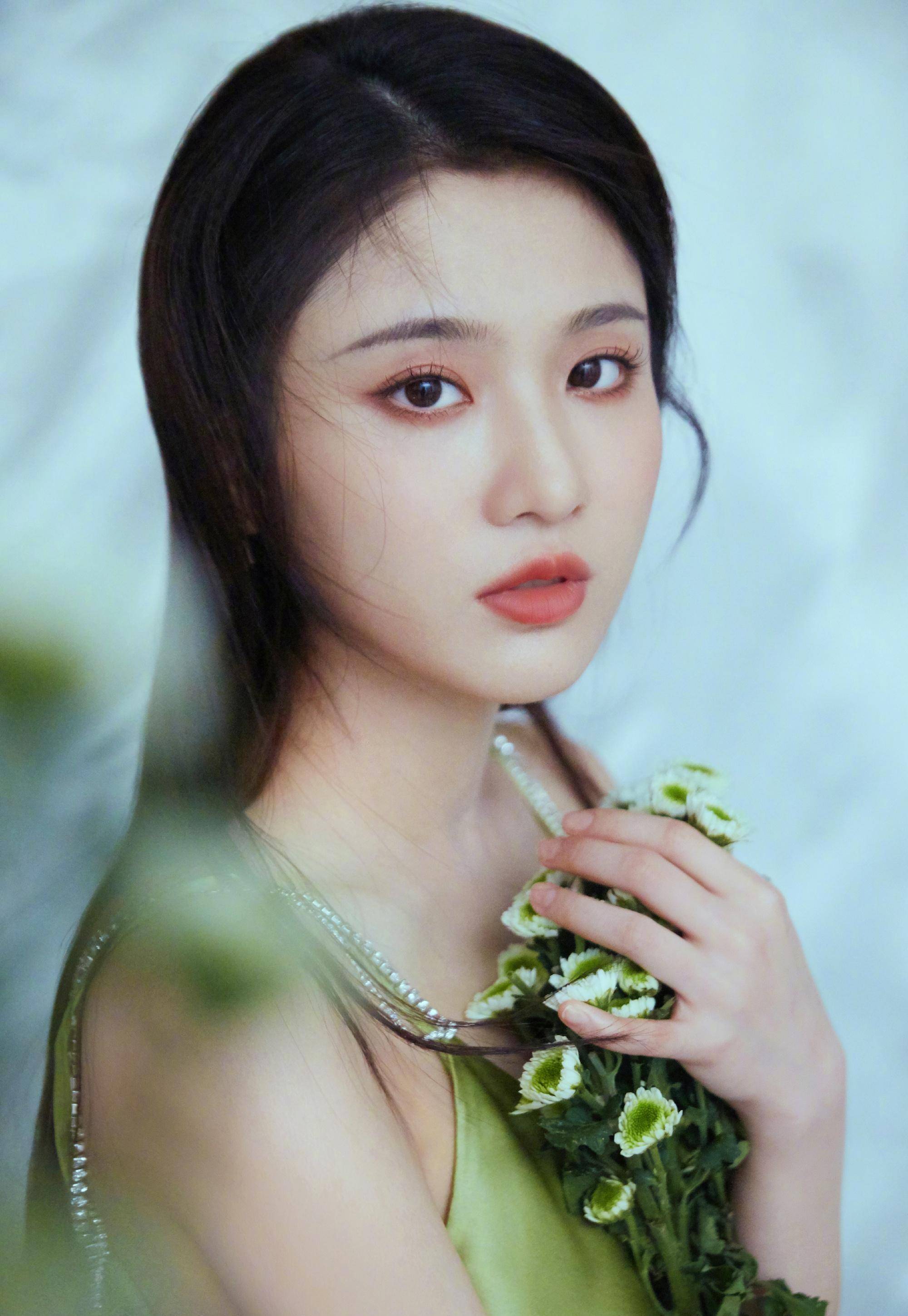 是一位很有灵气的演员,很是古灵精怪,让人非常喜欢李梦颖 2014年1112