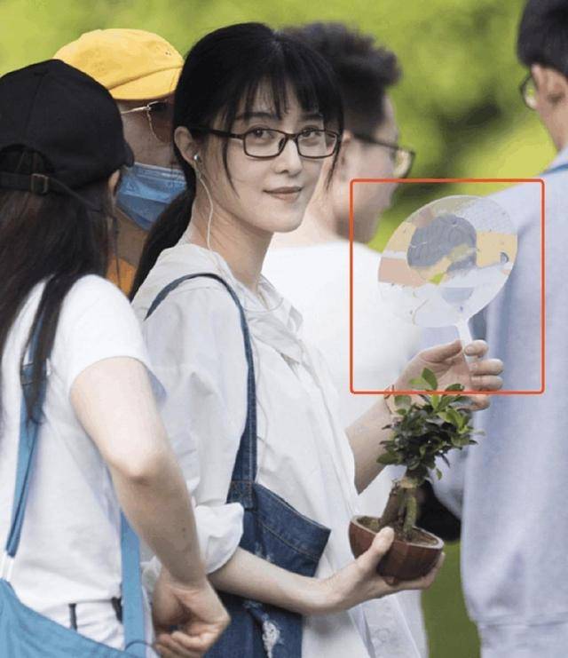 李冰冰:我卸妆了,林心如:我也卸妆了,章子怡:你们让我