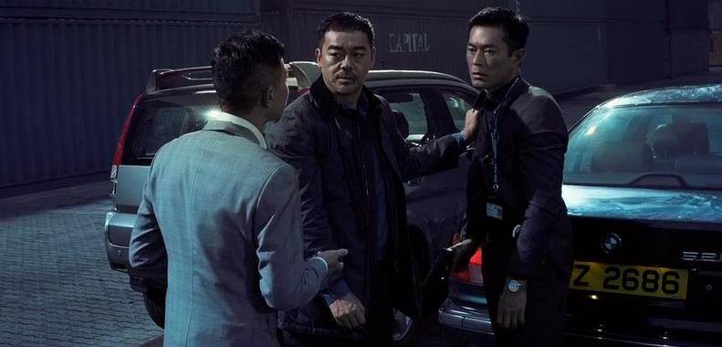 面对背叛,张家辉的心灰意冷,刘青云的恨铁不成钢,通过表情和动作体现