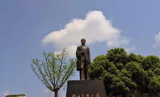 他是我党重要创始人,26岁时壮烈就义,几十年后外甥