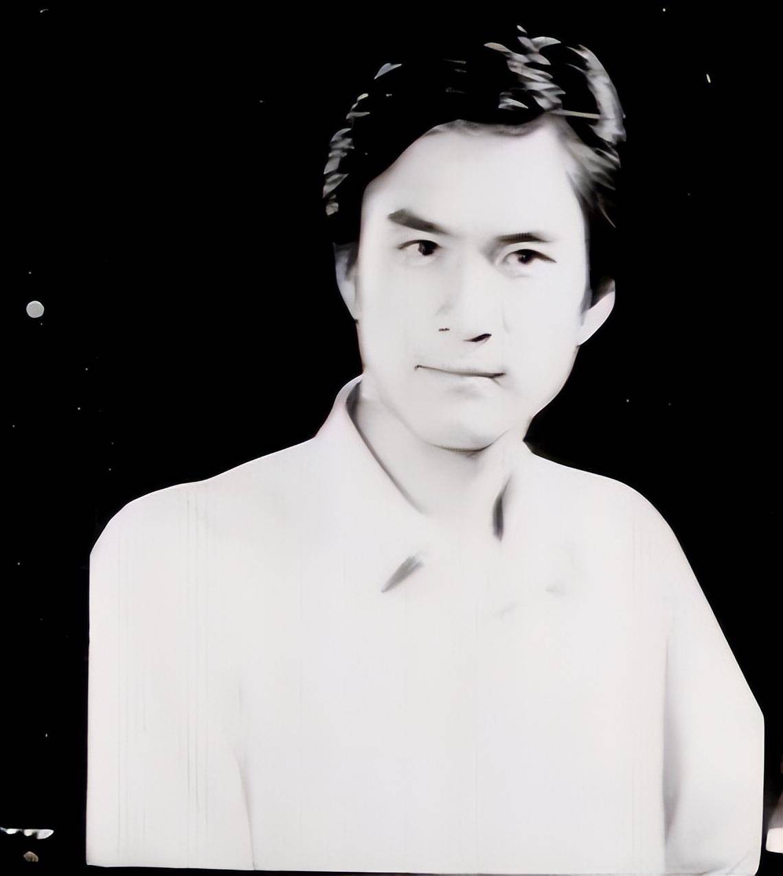 演员李强因饰演西门庆耽误了婚姻52岁生子将妻子宠成宝
