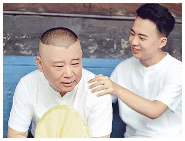 郭麒麟不愿继承德云社,挡不住父辈光芒,四周尽是难捉摸的精英_郭德纲