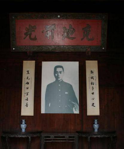 周逸群作为我党大革命时期,在贺龙军队委派的党代表,深受贺龙的器重.