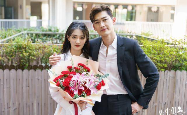 除了对感情的理解之外,张翰在事业方面也有很大的进步,和徐璐一起合作