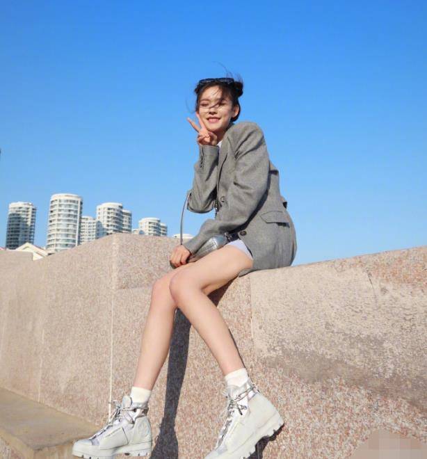 林允小号连发动态,动员大众一起行动:漂亮5斤_身材_时候_节目