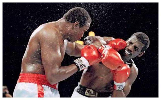 在1988年他与泰森的交手中,斯平克斯仅坚持了1个回合就被ko,这场比赛