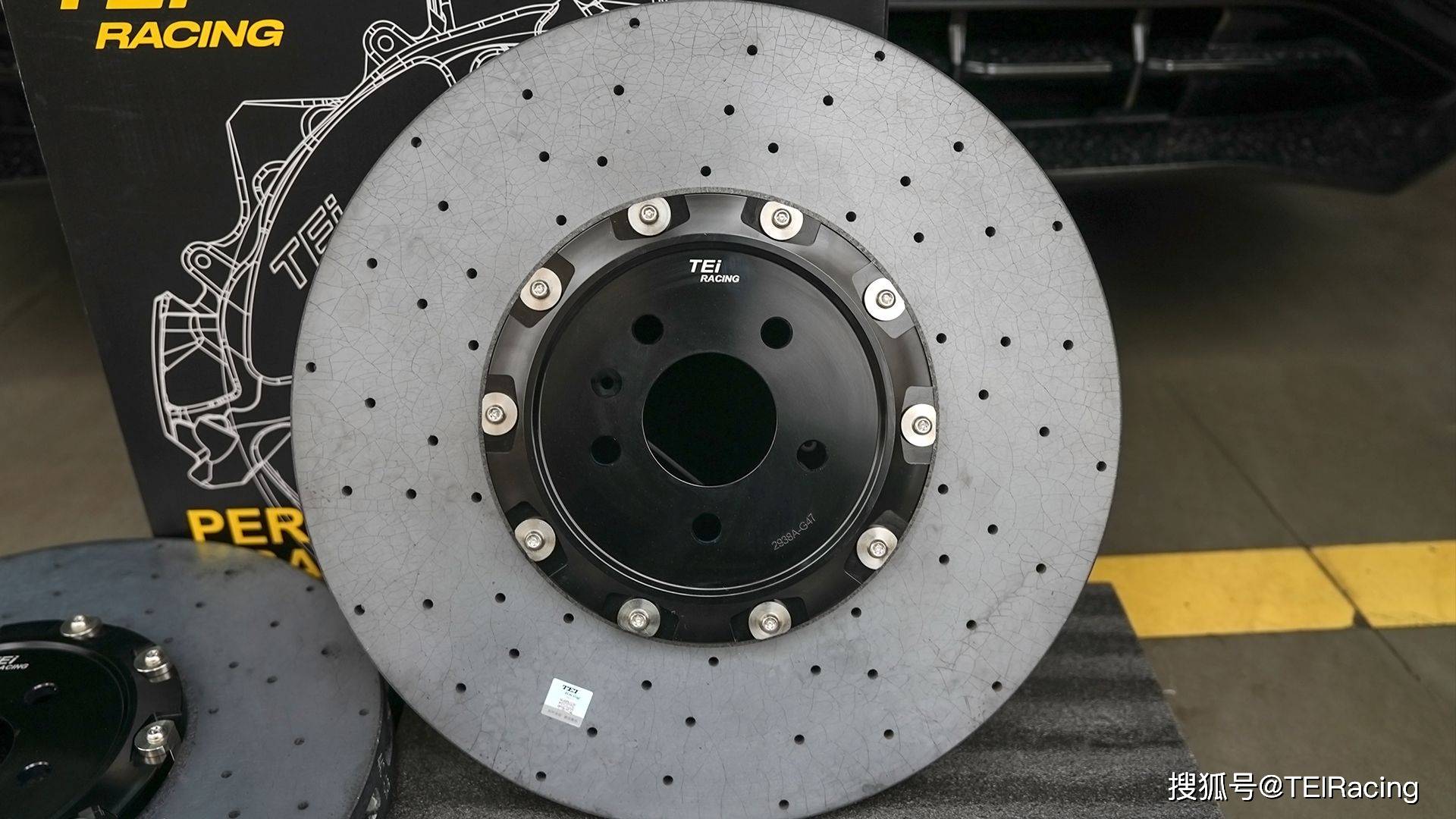 改装案例丨奥迪q8升级tei racing高性能碳陶刹车盘