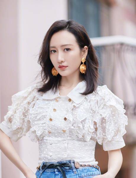 王鸥19岁旧照曝光,单眼皮大鼻头太普通,网友:判若两人_漂亮_因为_气质