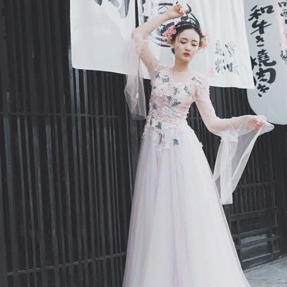 十二星座的梦幻仙女裙,妩媚多情,卓尔不群_裙子_的设计_刺绣