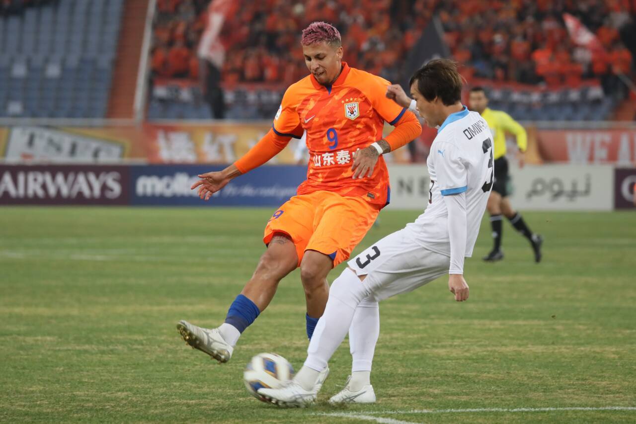 泰山队如何变阵才能客场逆袭,后腰 边前卫要调整_比赛_康熙_位置