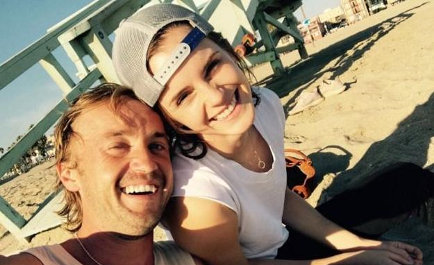 因哈利·波特而终成情侣的演员们,哈利心里苦:同学