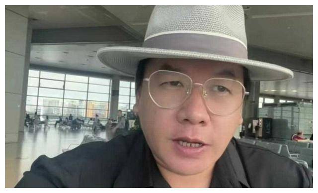 主持人杨吕泪洒虹桥机场,飞往云南为爷爷奔丧!