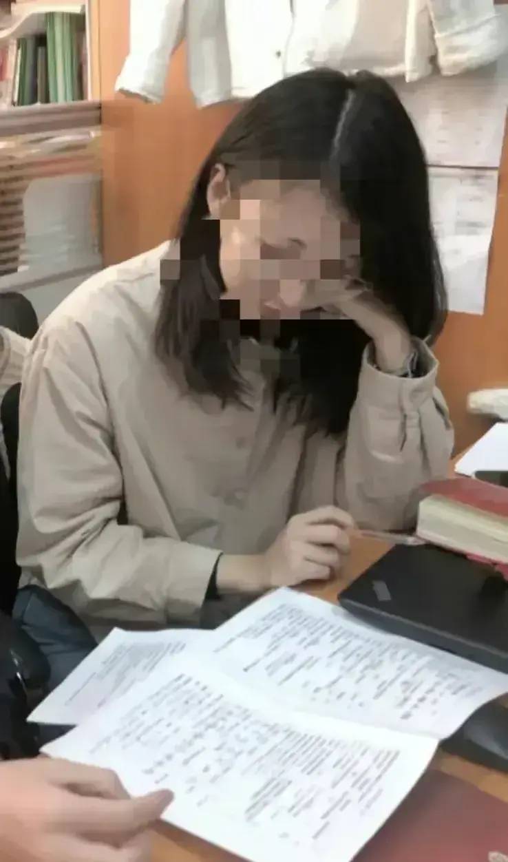 美女教师出轨16岁学生闹大了,老公曝光更多聊天记录令人血脉喷张_男生