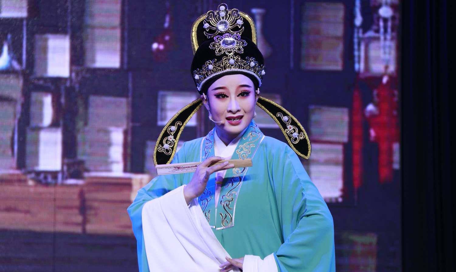 从《玉娇梨》和《再生缘》的女扮男装情节,看男女作家的创作心理_苏友