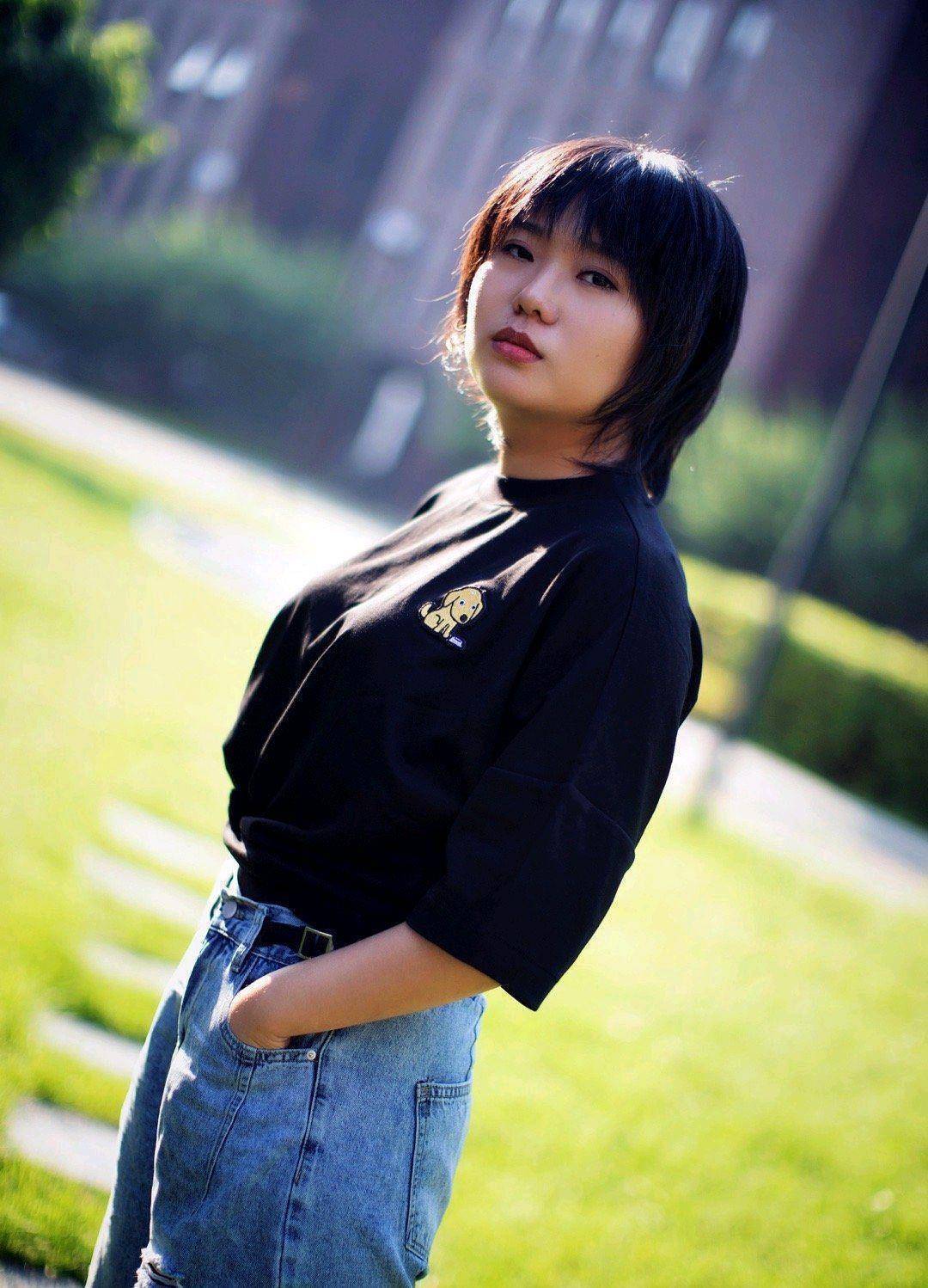 吴彤李雪琴电梯偶遇,发文艾特错人立马改正!