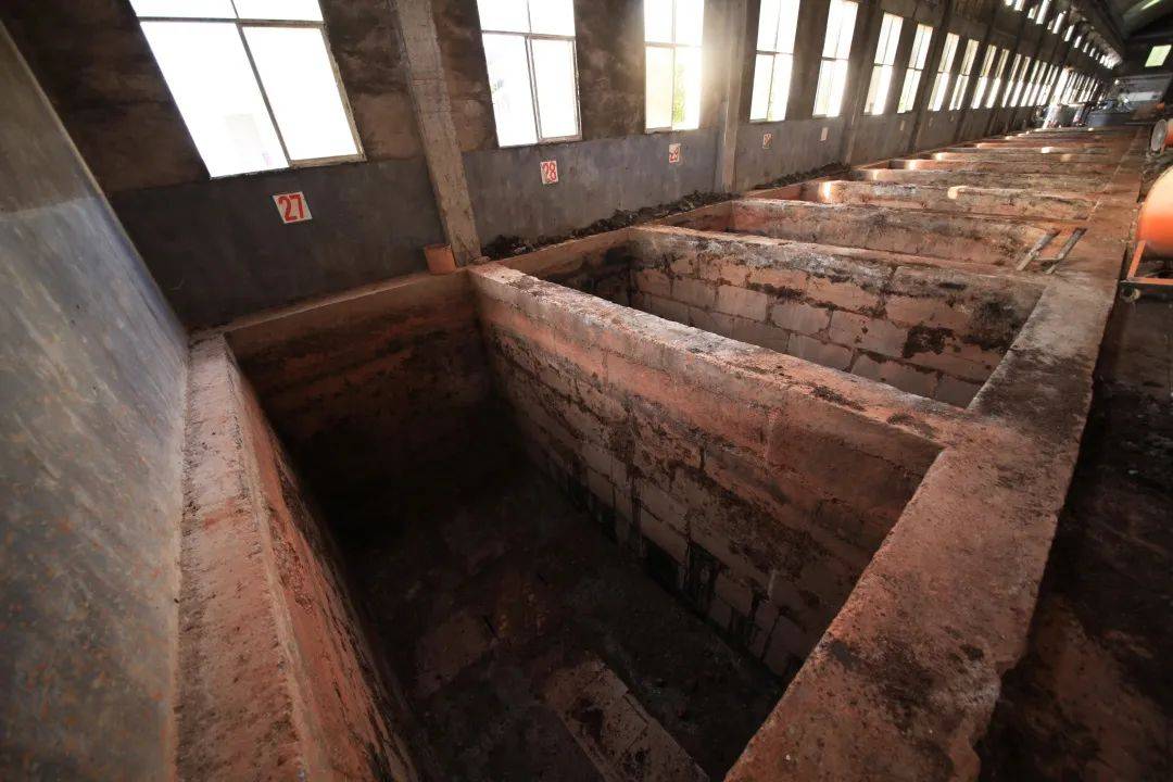 国凌酱酒酿酒设备之发酵设备好不好?_容器_水泥_容量