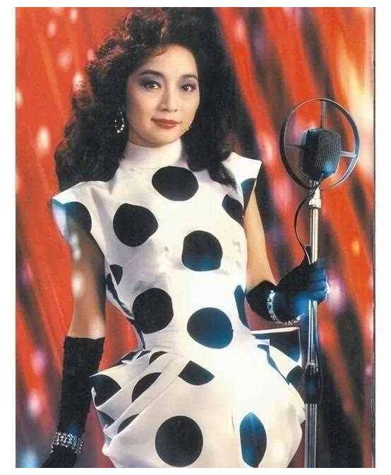 她74岁单身,春晚为其破例,宁离婚勿改国籍_徐小凤_乐坛_音乐