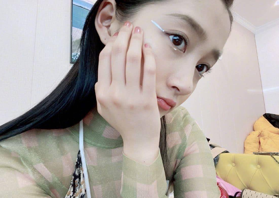 关晓彤转型做"吃播"?