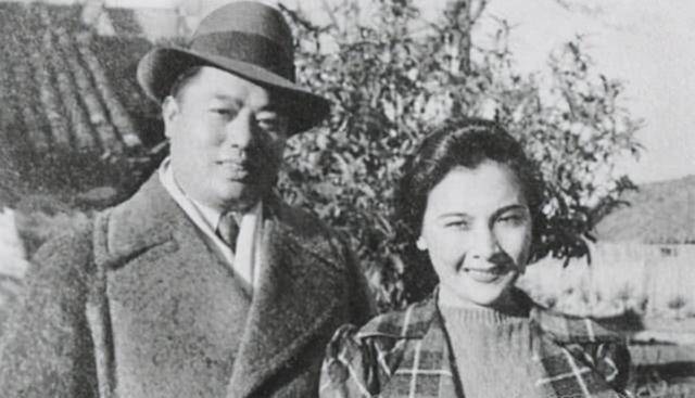 正如上文所提到的,唐季珊是个风流子弟,他所能接触到的女人数不胜数