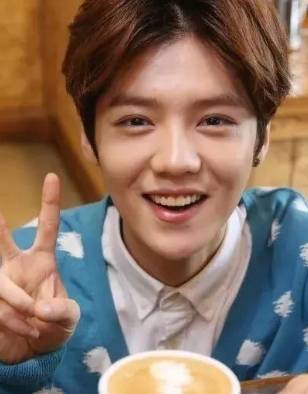 明星最爱的零食,林更新刘诗诗接地气,易烊千玺口味独特!