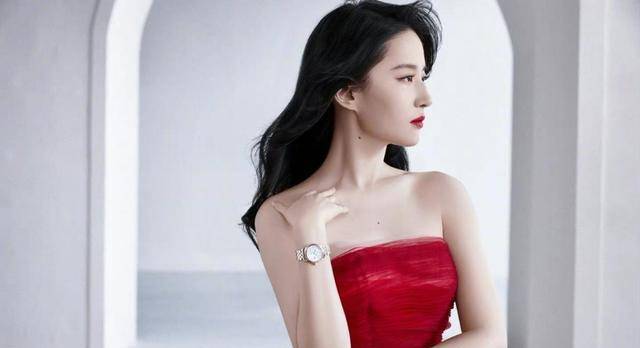 34岁的刘亦菲真美,一袭薄纱大红裙飘飘欲仙,气质是真绝_造型_视觉