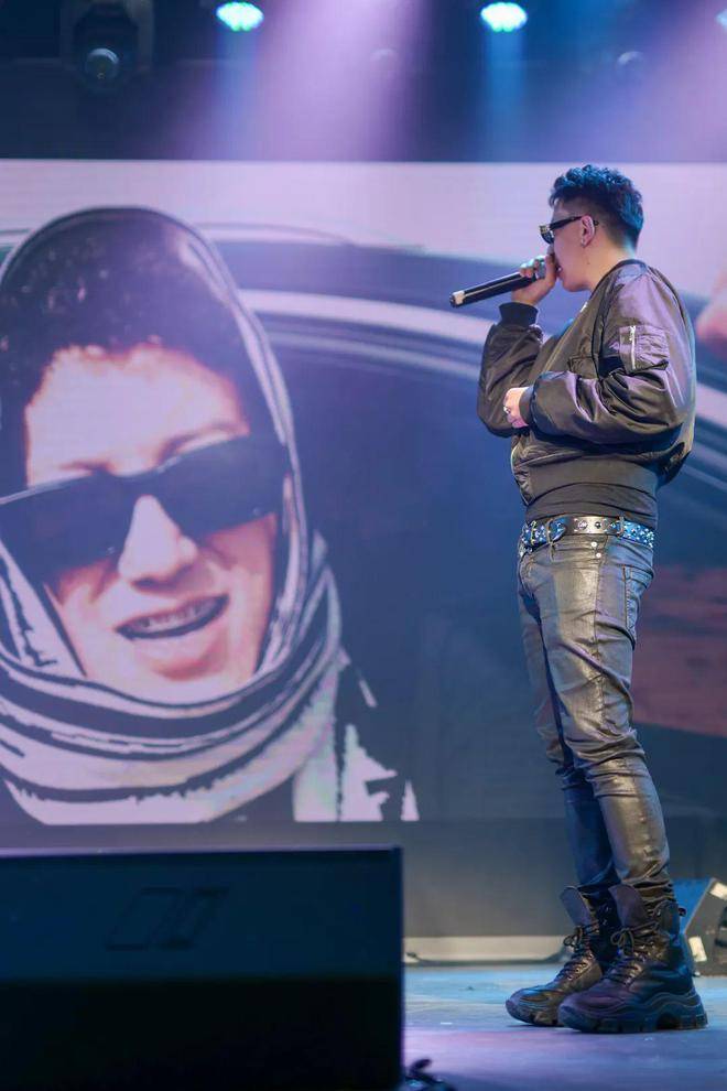 昨晚嗨爆丽江!_赵寅_说唱_音乐