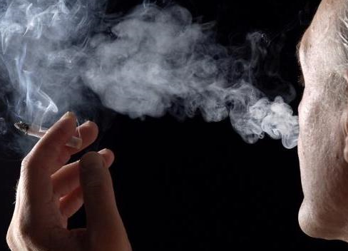 疾病是不了解自身现在的健康情况:我们都知道长期抽烟的人在抽烟时,会