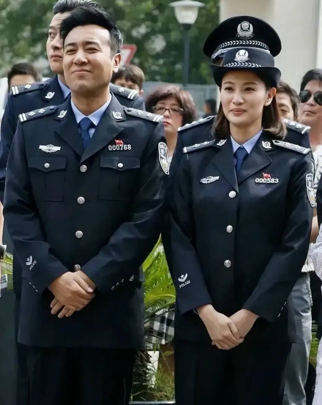 第1次见刘皇叔穿警服,也太有魅力了