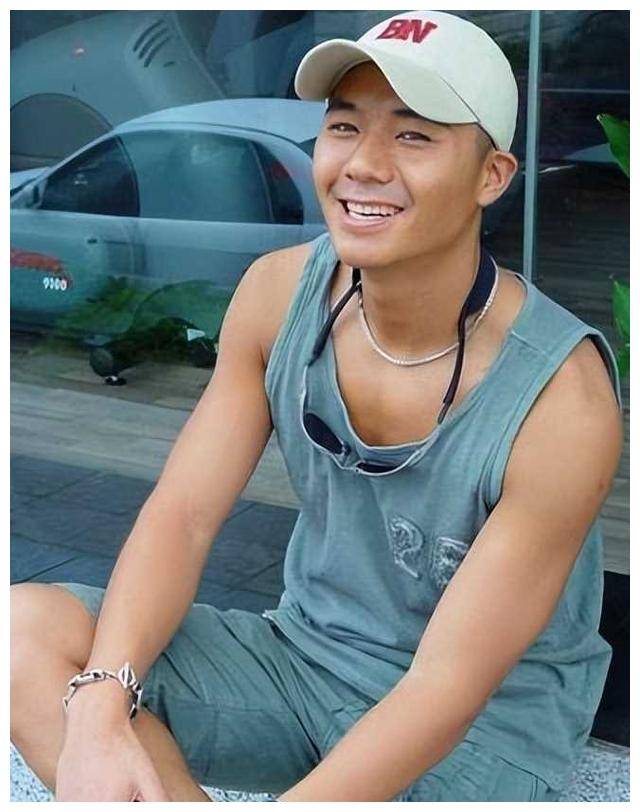 沈凌:事业巅峰为何突然陨落,选择大过努力?_人生_故事_明星