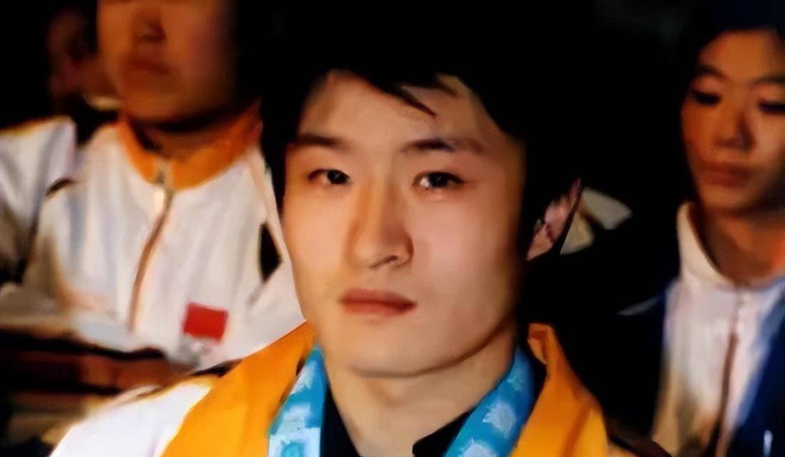 郭晶晶和王克楠也非常迅速学习起来.俗语说:老乡见老乡,两眼泪汪汪.