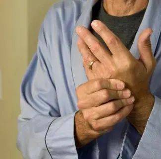 手指关节肿痛 可能是这三大原因所导致_身体_因为_部位