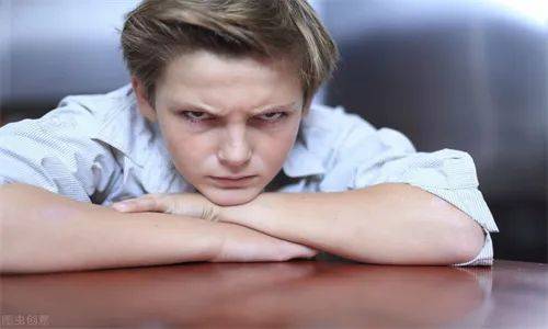 家里的孩子很叛逆该怎么办找对方法很重要